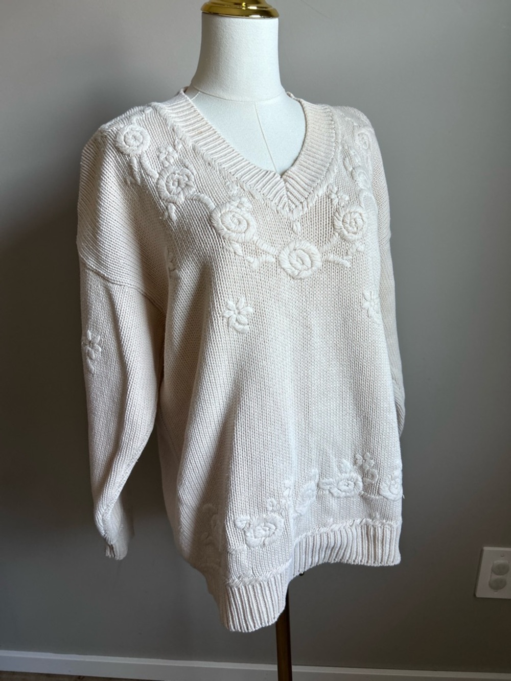 Vintage hand embroidered 100% cotton Cream V-Neck Floral Knit Sweater flower